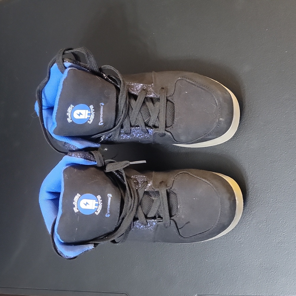 Flash light shoes.